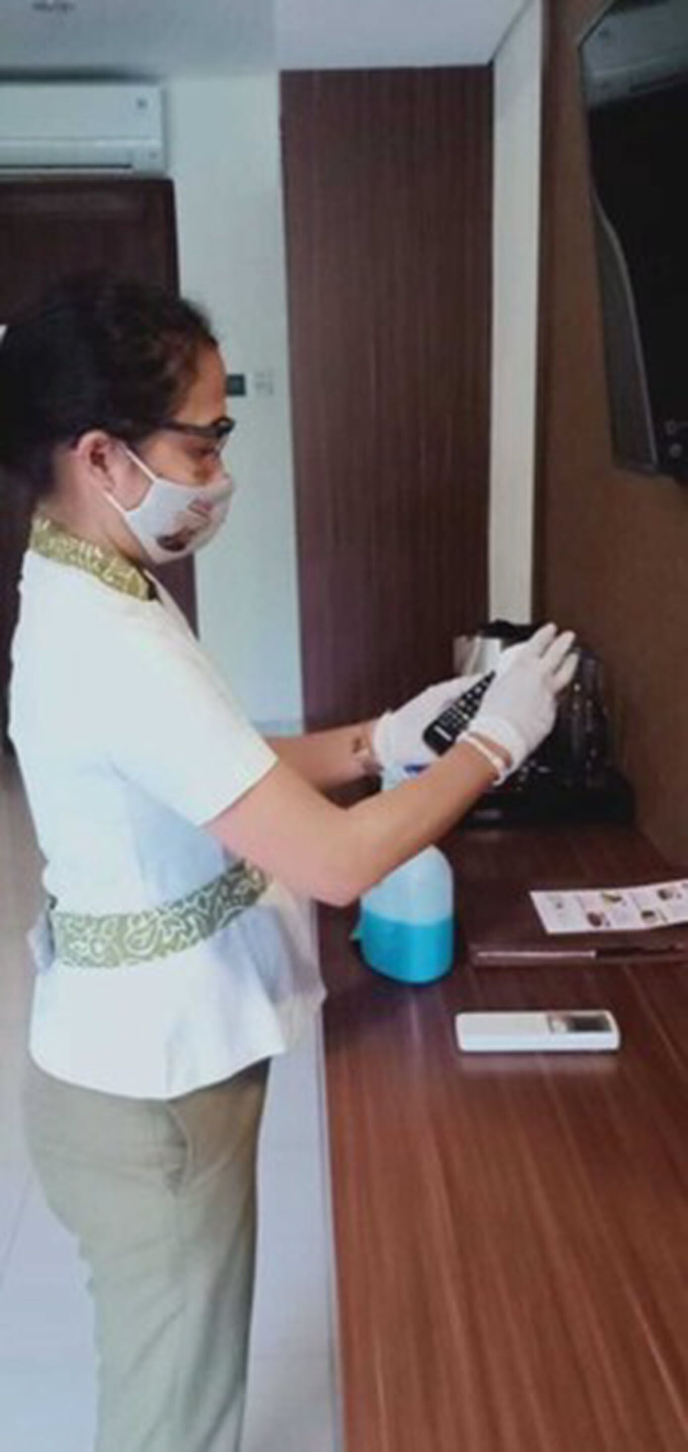 1 bedroom, minibar, desk, rollaway beds