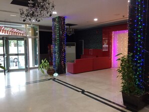 Lobby sitting area - Imperial Suites Hotel (Manama)