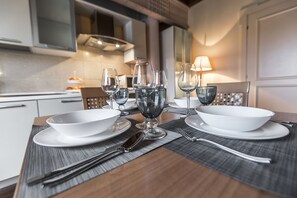 Departamento, 1 habitación | Cocina privada | Refrigerador, microondas, horno y parrilla de estufa 