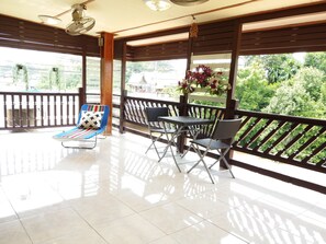 Quarto família, terraço, vista para o rio | Terraço/pátio