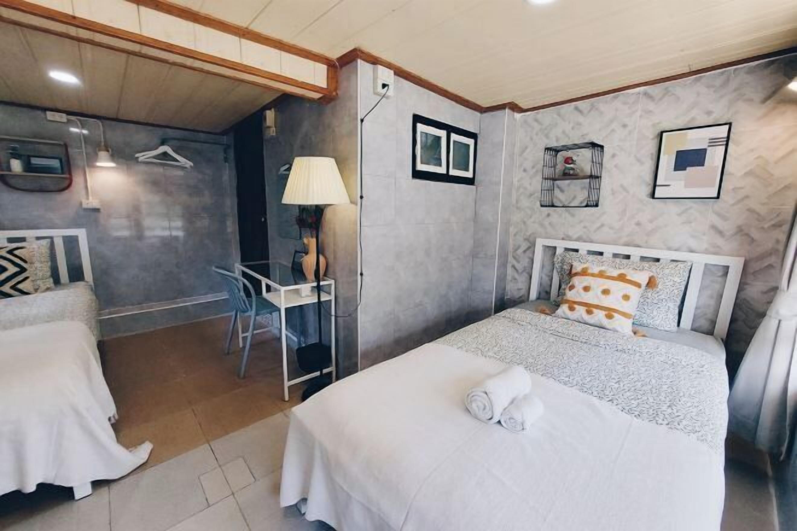 Minibar, desk, free WiFi, bed sheets