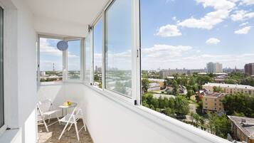 Apartment, 1 Schlafzimmer (Kosmonavtov prospekt, 46a- 78) | Balkon