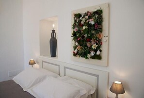 华丽双人房, 1 张大床 | 迷你吧、客房内保险箱、特色家居、办公桌