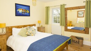 Double Room, 1 King Bed (Lotus) - Halsons Bed and Breakfast (Bridport)