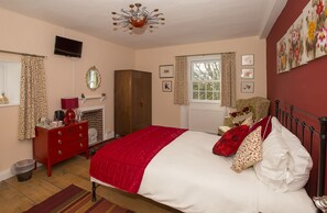 Double Room, 1 King Bed (Park Rose) | Individually decorated, individually furnished, iron/ironing board - Halsons Bed and Breakfast (Bridport)