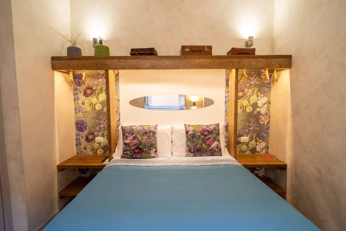Dobbeltrom – superior (Purple Room) | Italienske Frette-laken, sengetøy av topp kvalitet og dundyner