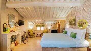Deluxe Quadruple Room, 1 Bedroom (Green Room) | Frette Italian sheets, premium bedding, down comforters