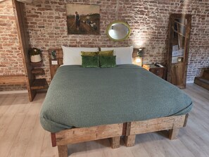 Deluxe Quadruple Room, 1 Bedroom (Green Room) | Frette Italian sheets, premium bedding, down comforters - Il Pozzo di Santa Zita (Lucca)
