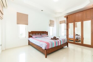 Villa de lujo | 4 habitaciones, caja de seguridad en la habitación y escritorio 