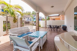 Terrace/patio - Tewaree Villa - Pattaya Holiday House Walking Street (Pattaya)