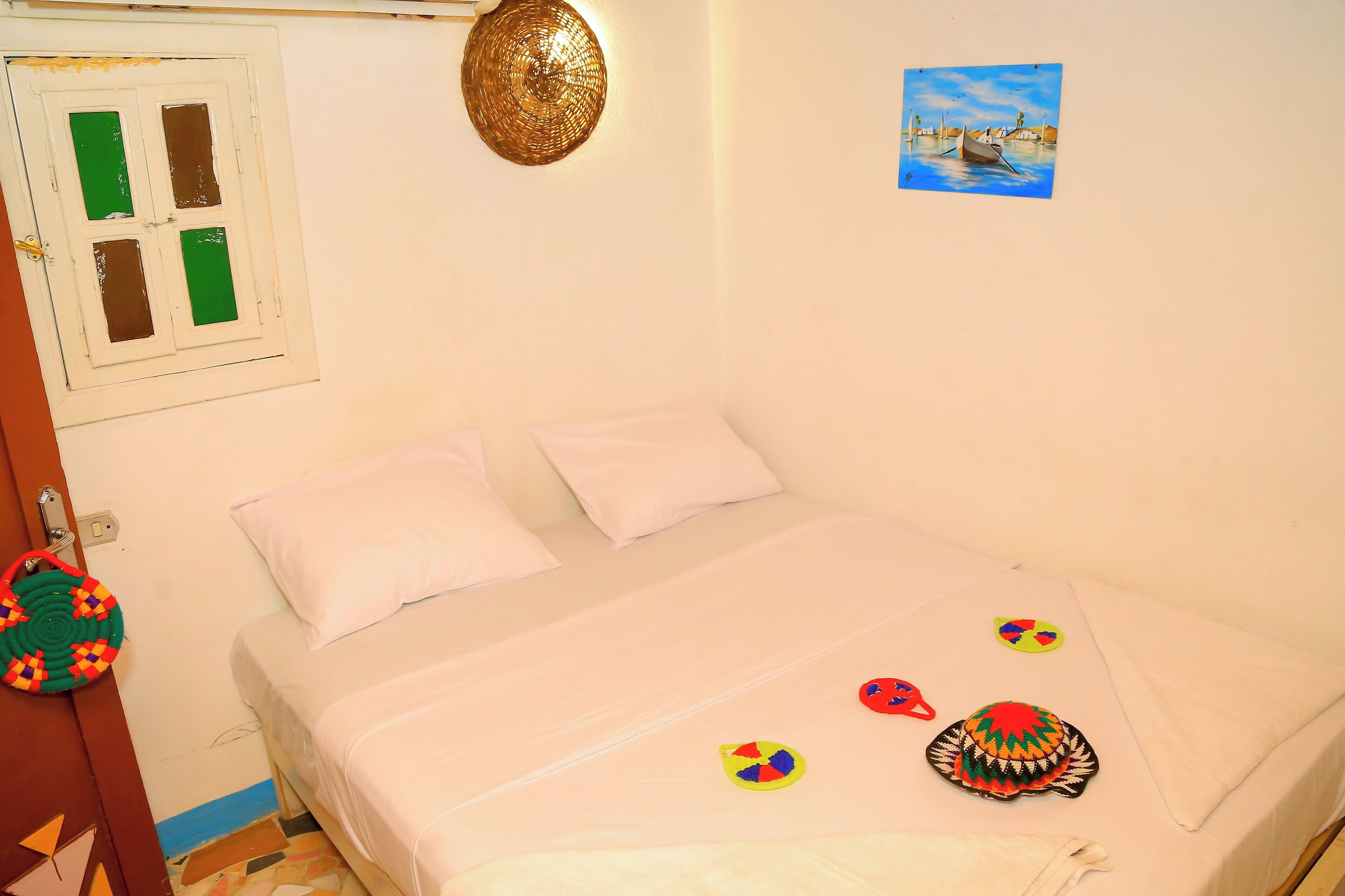 华丽客房 | 免费迷你吧物品、特色装修、办公桌、免费 WiFi