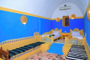 Legacy Twin Beds Room | Item bar mini percuma, dihias secara berasingan, meja, Wi-fi percuma 