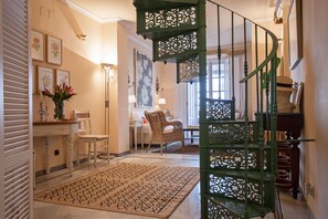 Interior - Botanic Duplex Private Terrace 6 pax next to Cathedral (SEVILLA)