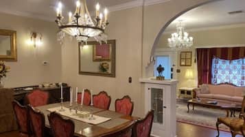 ダイニングルーム