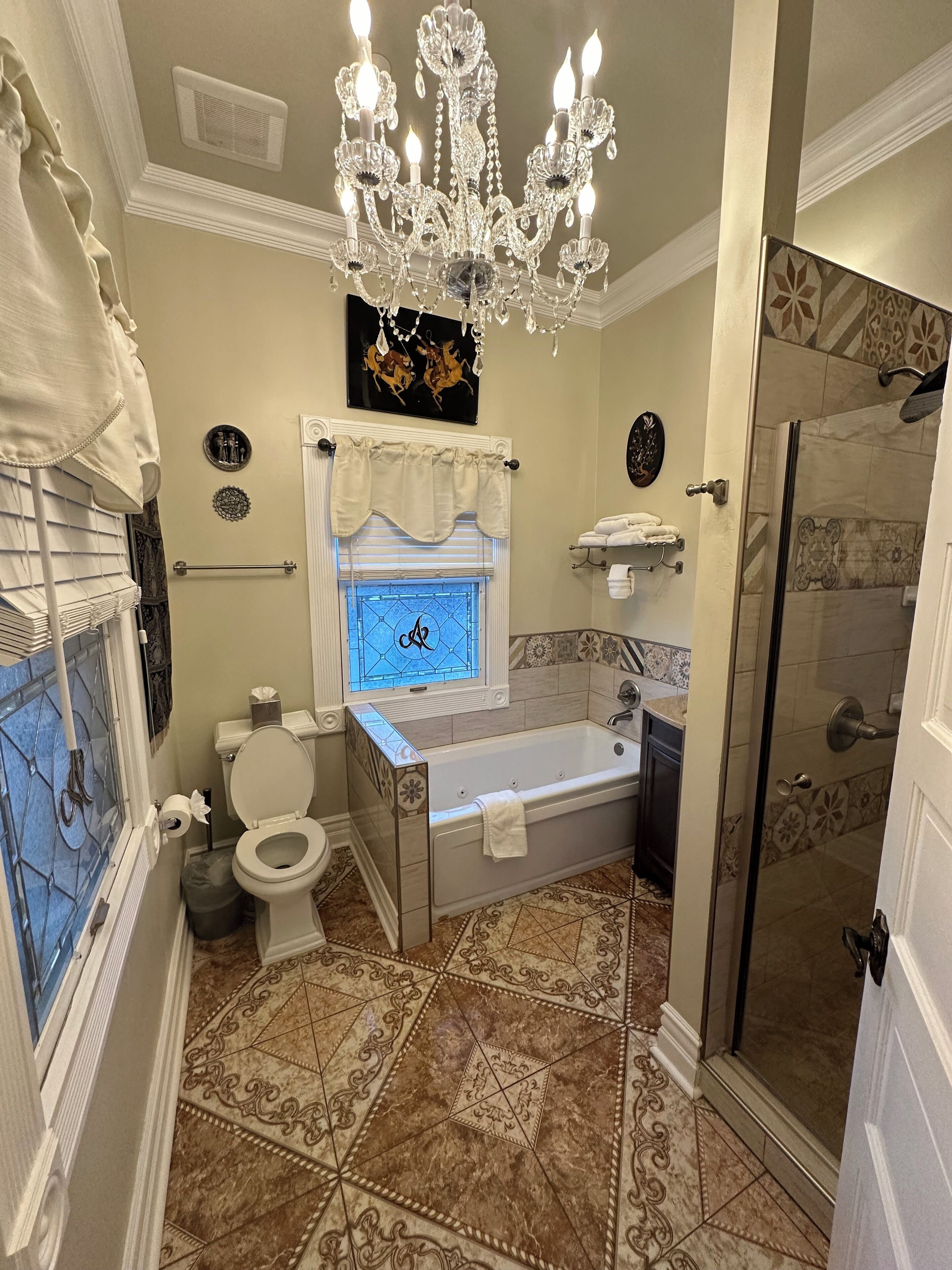 Superior Room, 1 King Bed, Non Smoking, Refrigerator & Microwave (Persian Room) | Bathroom | Eco-friendly toiletries, hair dryer, towels, soap