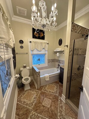 Camera Superior, 1 letto king, non fumatori, frigorifero e microonde (Persian Room) | Bagno | Articoli per l'igiene personale ecosostenibili, asciugacapelli
