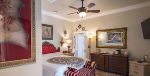 Premium bedding, down duvets, Select Comfort beds, in-room safe - El Amador Inn Downtown Tucson (Tucson)