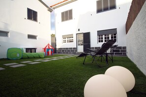 Property grounds - Comfortable house with magnificent garden (Ponta Delgada)