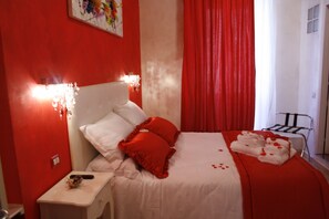 Kamar Double atau Twin Klasik | Brankas, meja kerja, tempat tidur bayi gratis, dan Wi-Fi gratis