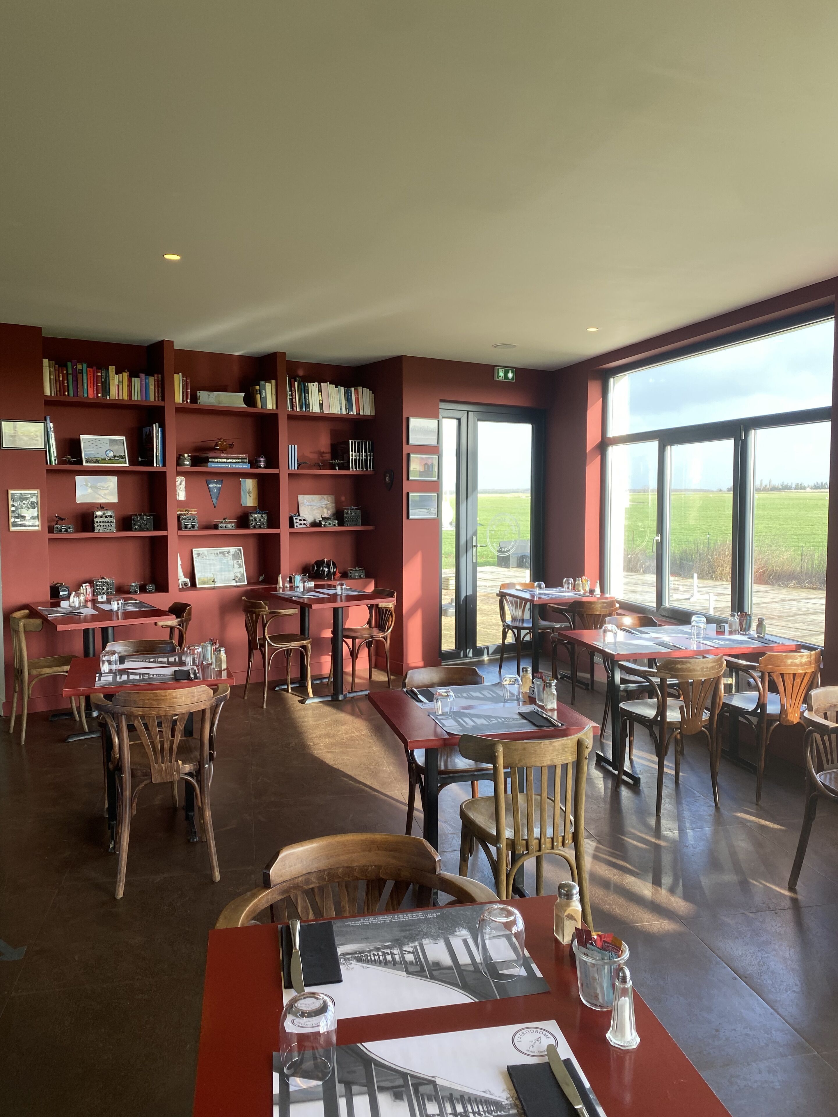 lunch and dinner served, french cuisine