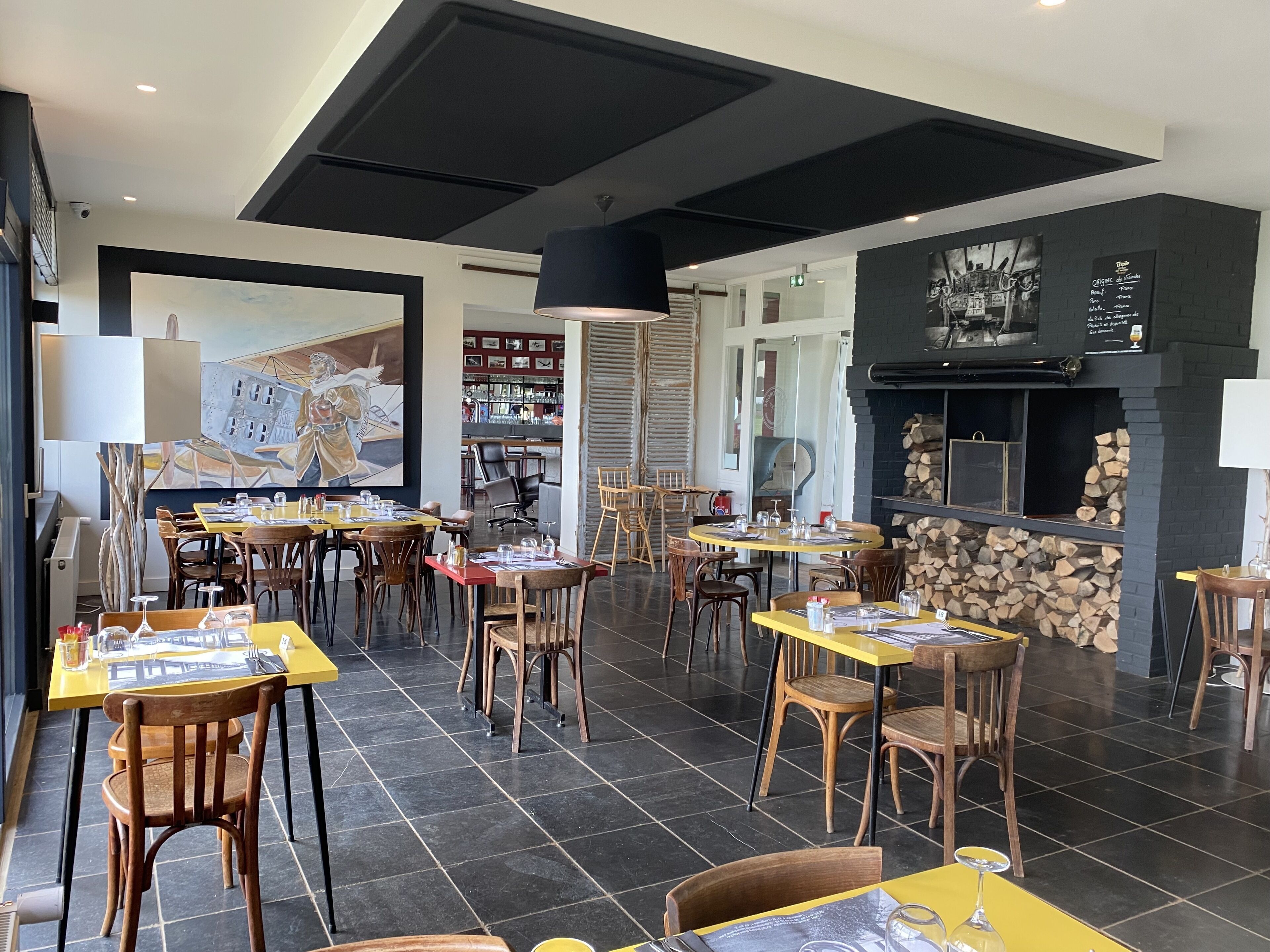 lunch and dinner served, french cuisine