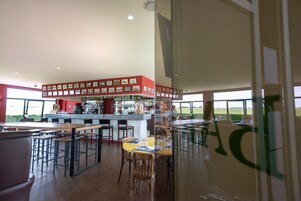 Bar (en el alojamiento)