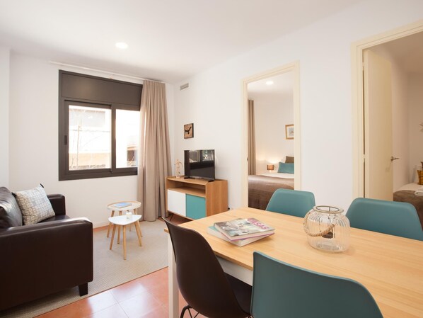 3 slaapkamers, een strijkplank/strijkijzer, internet, beddengoed