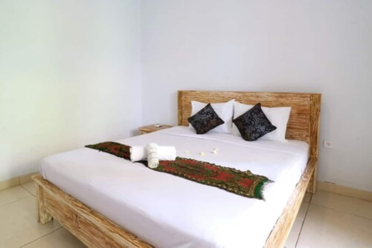 Standard Room | In-room safe, desk, laptop workspace, free WiFi
