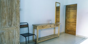 Standard Room | In-room safe, desk, laptop workspace, free WiFi - The Wina Guesthouse 2 (Canggu)