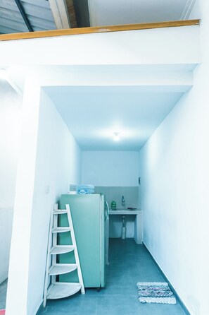 Standard Room | In-room safe, desk, laptop workspace, free WiFi - The Wina Guesthouse 2 (Canggu)
