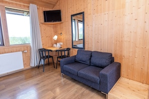 Soundproofing, free WiFi, bed sheets