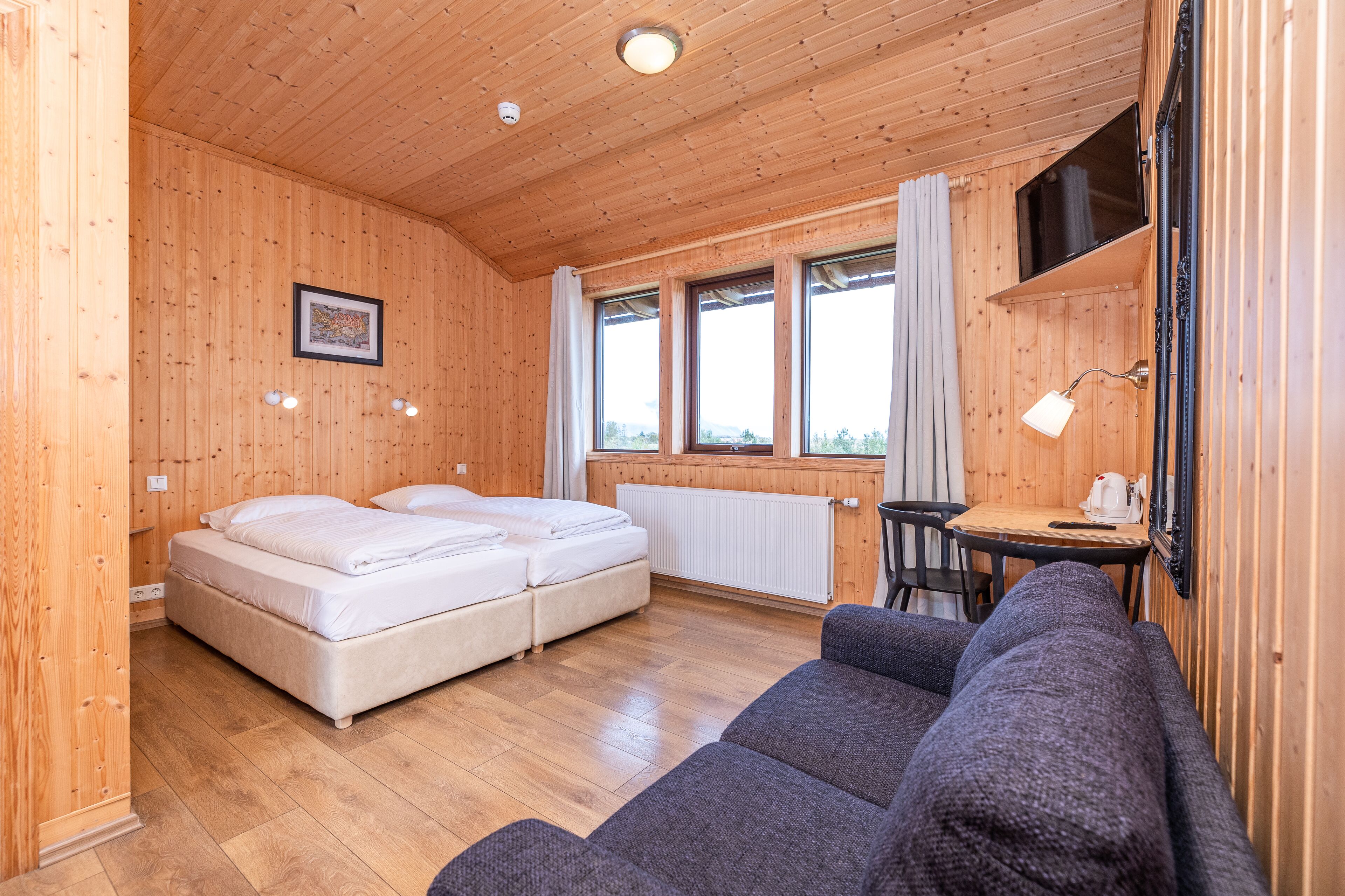 Doppelzimmer, 2 Einzelbetten, eigenes Bad | Schallisolierte Zimmer, kostenloses WLAN, Bettwäsche, Rollstuhlgeeignet