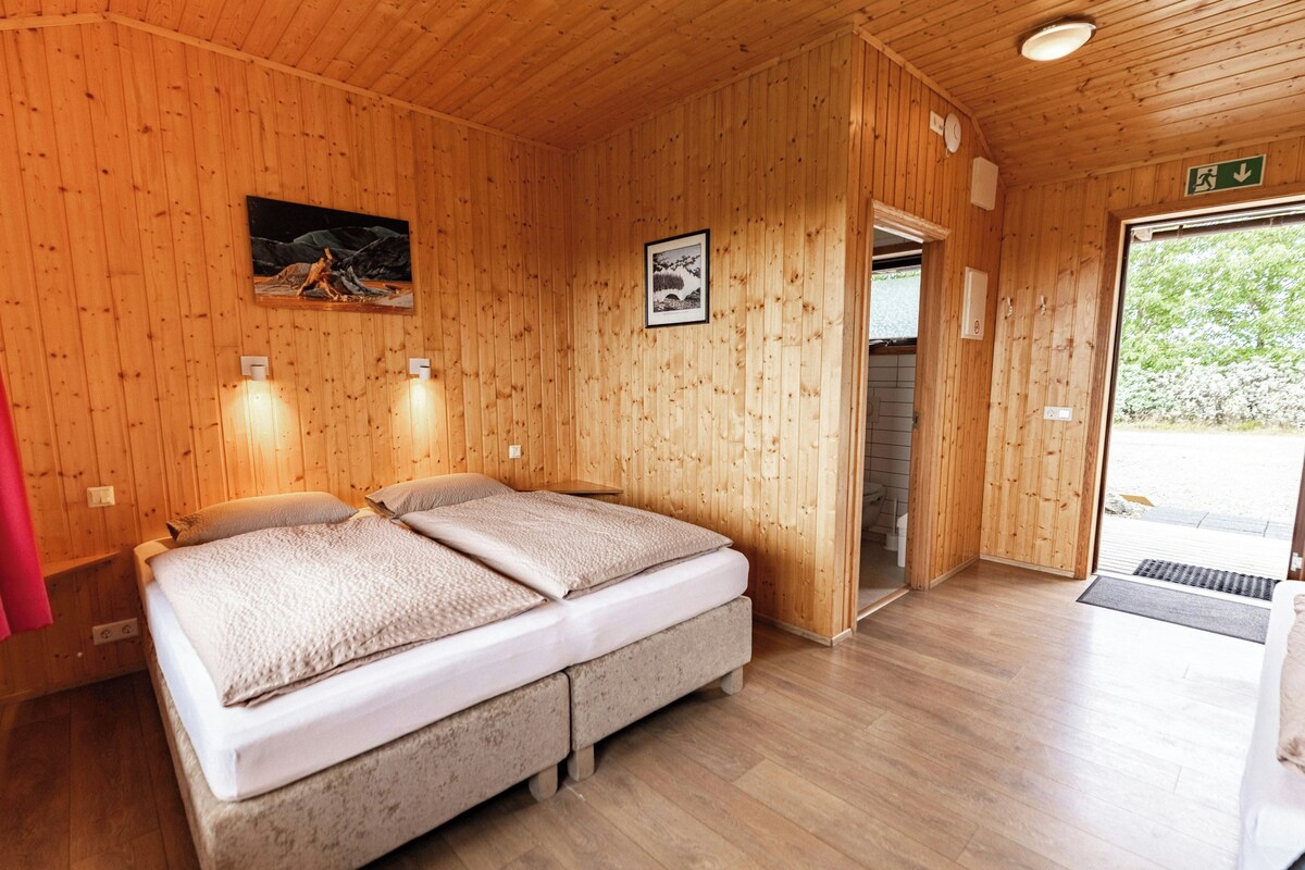 Triple Room, 3 Twin Beds, Private Bathroom | Soundproofing, WiFi (free), bed sheets