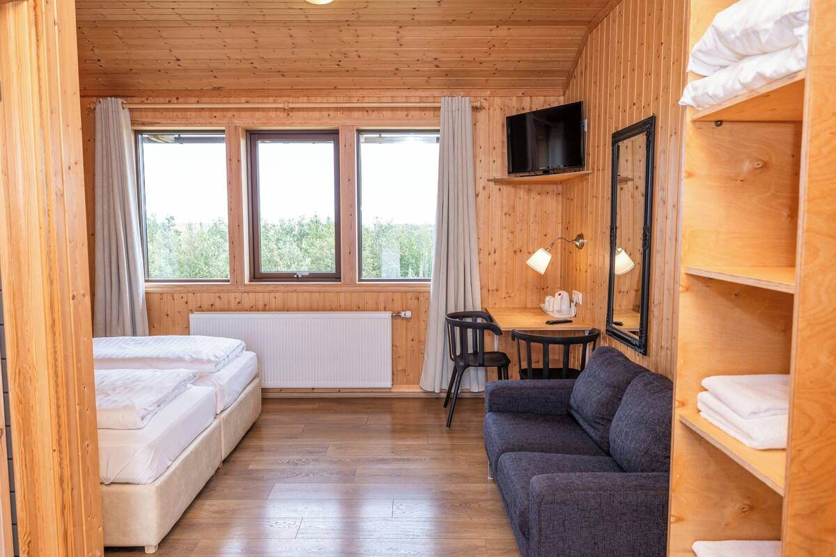 Triple Room, 3 Twin Beds, Private Bathroom | Exterior