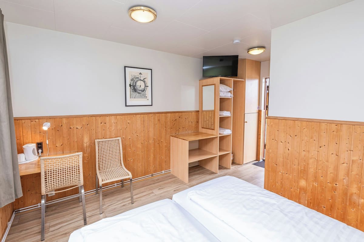 Double Room, 2 Twin Beds, Private Bathroom | Exterior