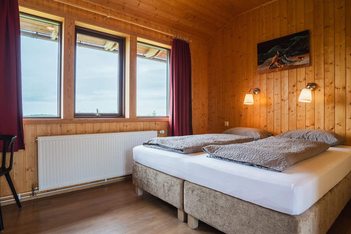 triple room, 3 single beds, private bathroom | soundproofing, free wifi, bed sheets, wheelchair access