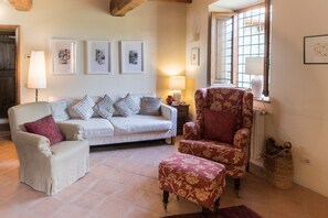 Smart TV, fireplace, DVD player, ping pong - Vineyard escape! Panoramic location within easy reach of Florence (San Francesco)