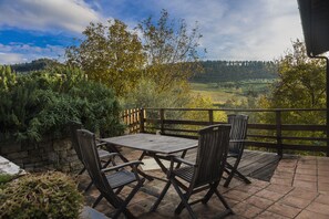 Outdoor dining - Vineyard escape! Panoramic location within easy reach of Florence (San Francesco)
