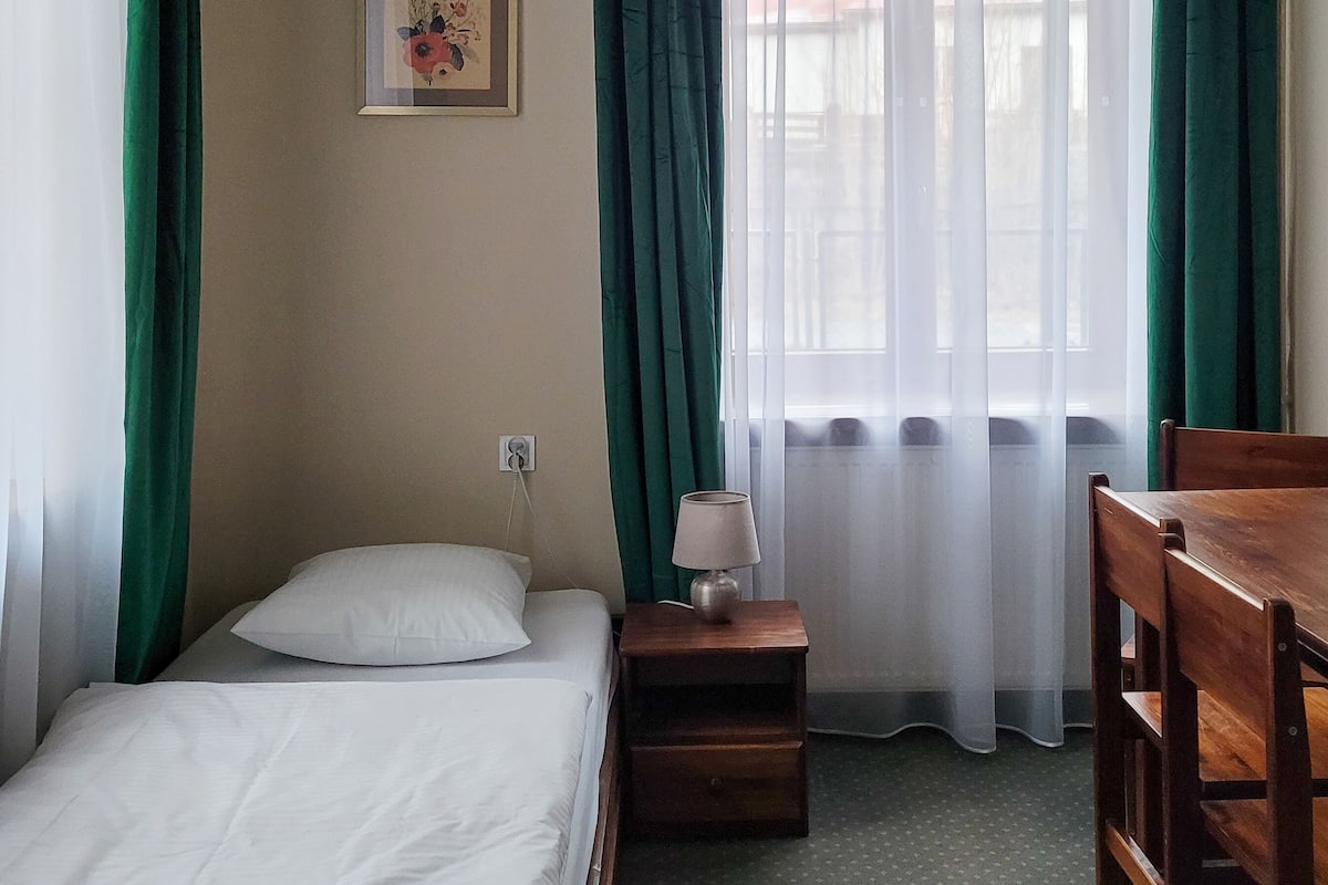 Ropa de cama hipoalergénica, decoración personalizada y wifi gratis