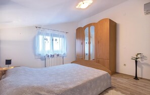 2 bedrooms, free WiFi, bed sheets - 2 bedroom amazing apartment in Pula (Pula)