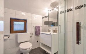 Shower - Cozy apartment in Pula with swimming pool (Pula)
