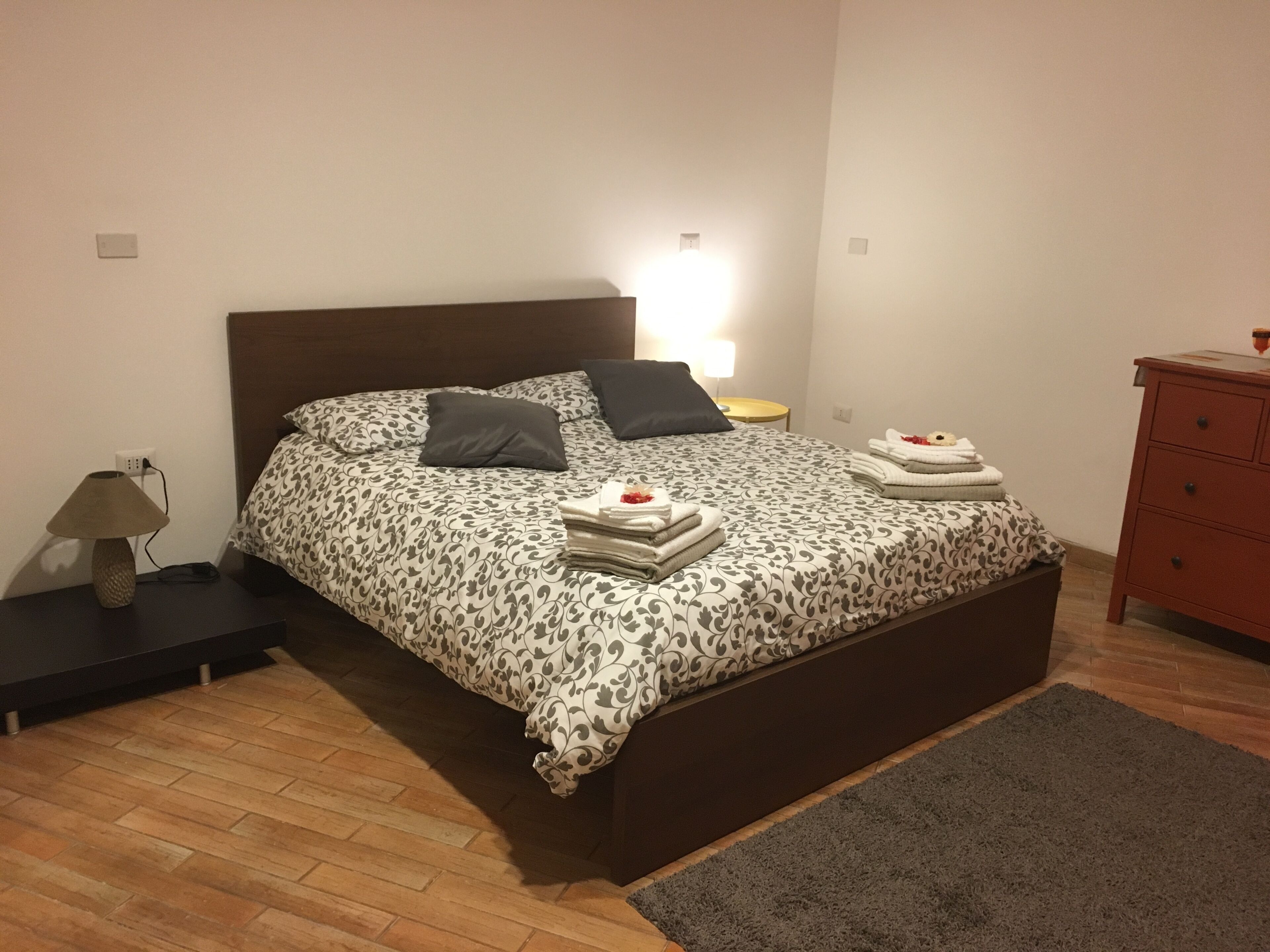 2 bedrooms, desk, soundproofing, iron/ironing board