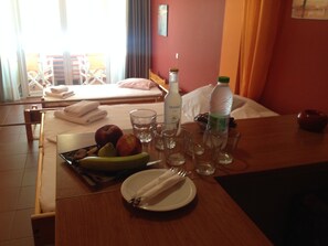 Superior Studio | Premium bedding, memory-foam beds, iron/ironing board, rollaway beds - Maravellia Art Hotel (Istiaia-Aidipsos)