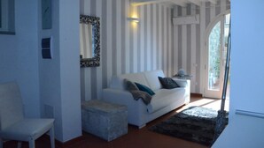 Toetasjesleilighet, 2 bad | Oppholdsområde
