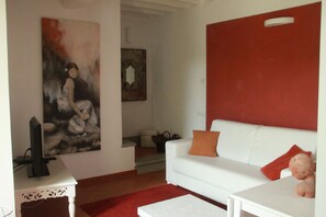 Toetasjesleilighet, 2 bad | Oppholdsområde | Flatskjerm-TV