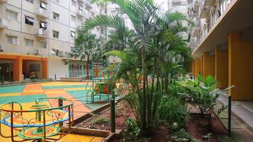 Children’s play area – outdoor