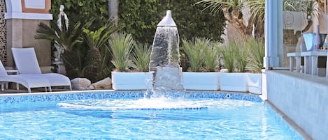 Outdoor pool, pool loungers