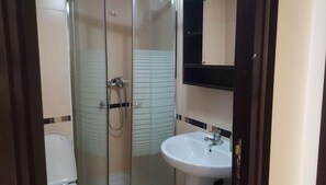 Comfort Apartment, 2 Bedrooms | Bathroom | Shower, towels - Résidence Bahia Del Cabo - Solyarena (M'diq)