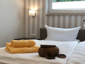 3 chambres, coffres-forts dans les chambres, Wi-Fi, draps fournis