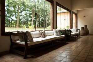 Lobby sitting area - Pousada Villa Saint Joseph (Tiradentes)